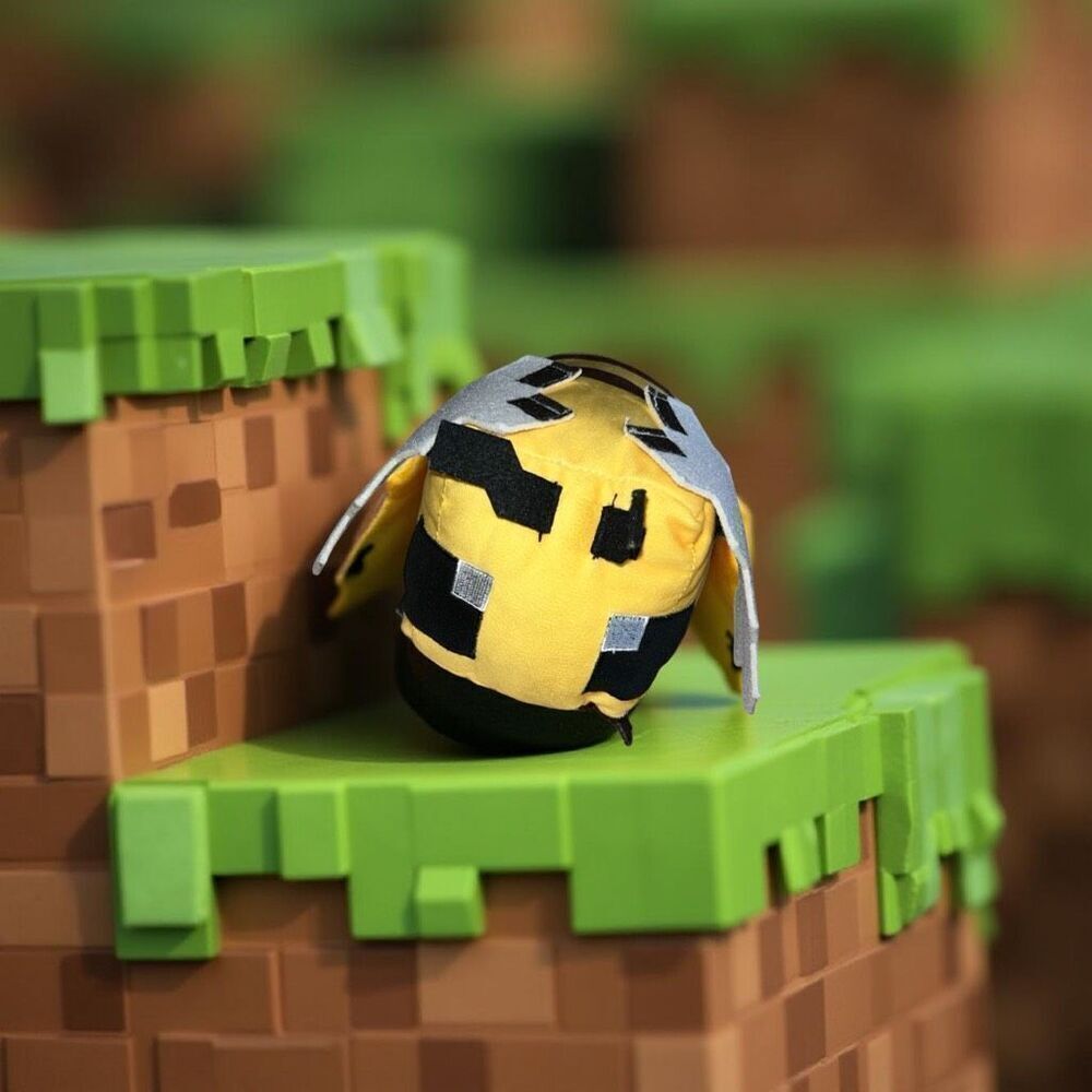 Minecraft Bee Plush Black & Yellow Wings 6”